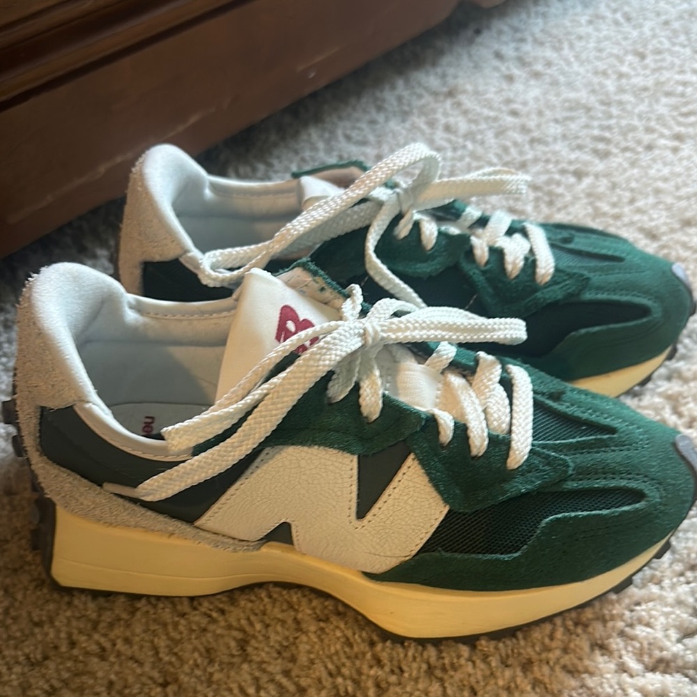 New Balance 327 Women’s Tennis Shoes.